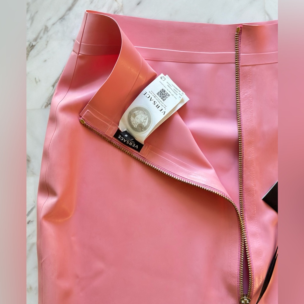 Versace Latex Mini Skirt in Rosa - Picture 4 of 7